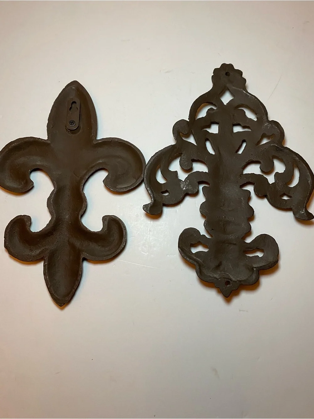 Decorative Fleur-de-Lis & Filigree Wall Plaques - Black/Dark Brown.